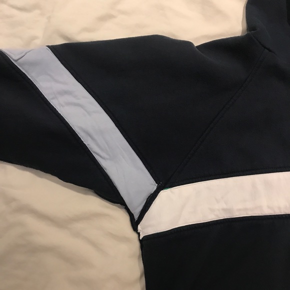 Oversized Cropped Hoodie 💙💗🤍 - Picture 3 of 7